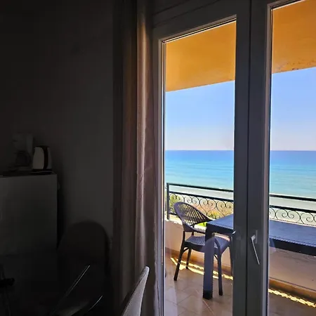 公寓 Corfu Menigos 25 格利法达