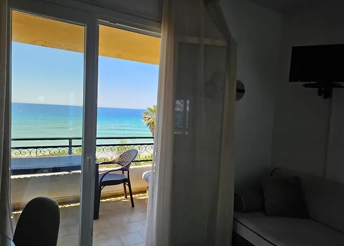 Corfu Menigos 25 *